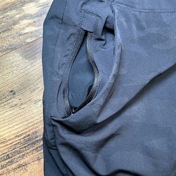 Athleta Brooklyn Textured Lined Joggers Women's 6 Black Camouflage Athleisure - Picture 5 of 11